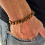 pulseira-varkon-com-pedra-natural-olho-de-tigre-detalhe