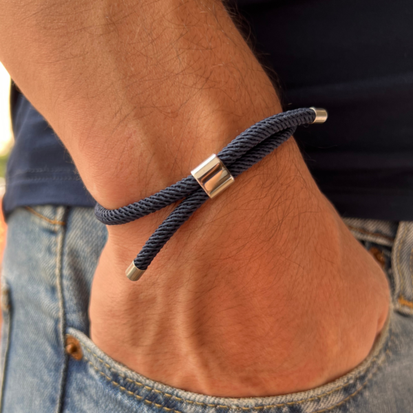 pulseira-de-corda-minimalista-azul-detalhe