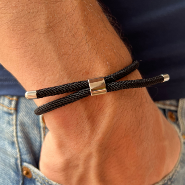 pulseira-de-corda-minimalista-preta-detalhe