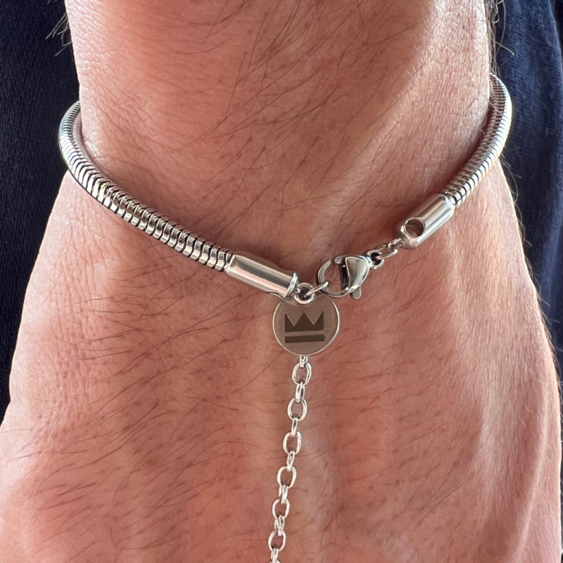 pulseira-pienza-minimalista-em-aco-inoxidavel-com-logo-4men