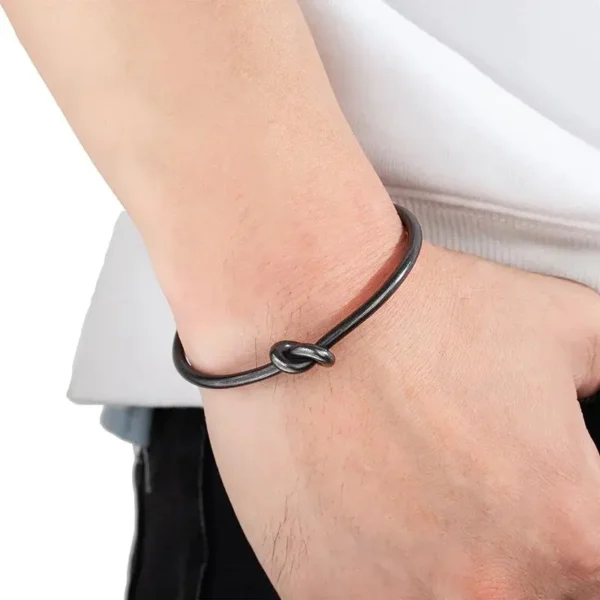 bracelete-minimalis-no-em-aco-inox