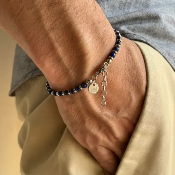 pulseira-masculina-pedra-natural-lapis-azul-e-aço-4-mm-detalhe (1)