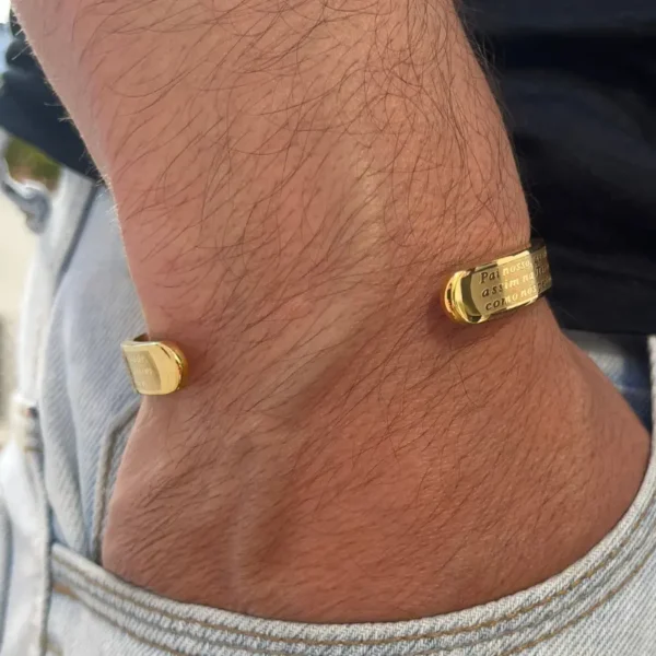 bracelete-ajustavel-oracao-pai-nosso-gold-detalhe