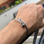 bracelete-masculino-prego-em-cabo-de-aço-inox