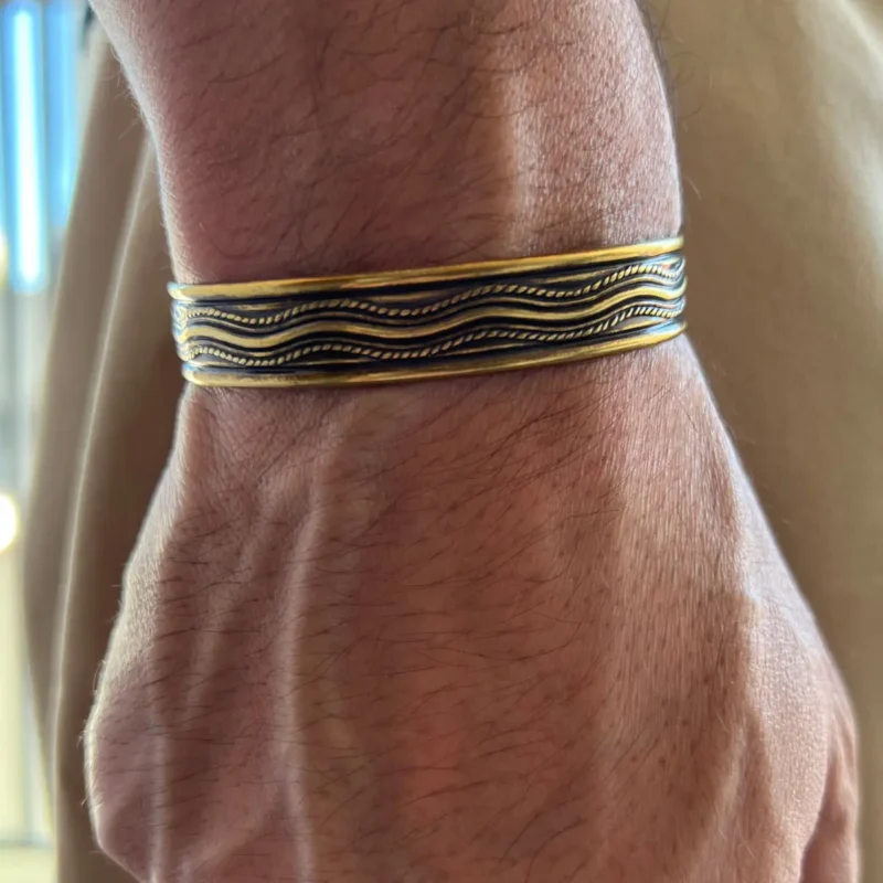 bracelete-flow-em-niquel-dourado