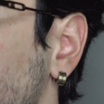 brinco-echo-em-argola-de-aco-inox-prata-e-dourado-detalhe