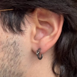 brinco-jax-de-cobra-em-aco-inox-prata-detalhe