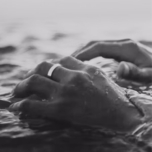 anel-zorin-minimalista-em-aco-inox-prata