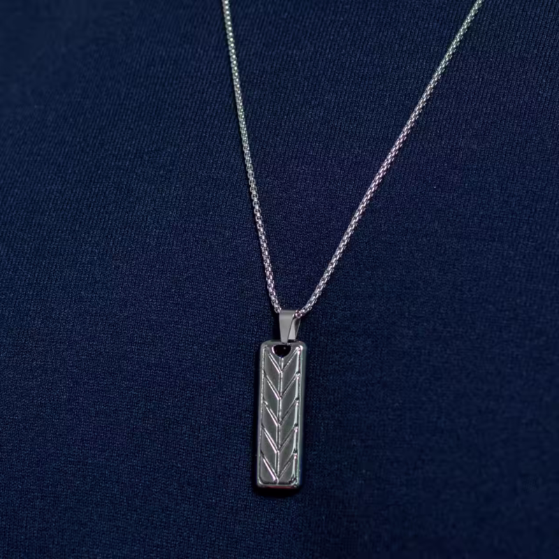 colar-zeryn-em-aco-inox-prata-detalhe