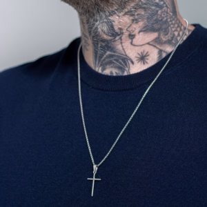colar-zion-com-cruz-aco-inox-prata