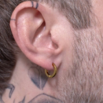 par-de-brincos-cevron-argola-em-aco-inox-dourado