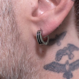 par-de-brincos-fayron-argola-em-aco-inox-prateado-detalhe