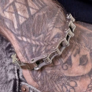 pulseira-iro-chain-de-aco-inox-prata-detalhe