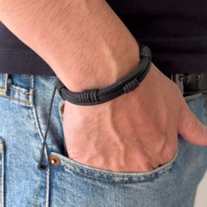 pulseira-jules-de-couro-preta-ajustavel