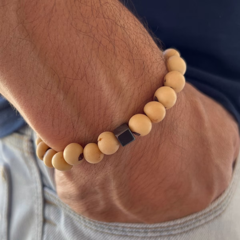 pulseira-leonare-de-semente-de-acai-detalhe pulseira-leonare-de-semente-de-acai-detalhe