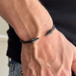 bracelete-spike-em-aco-inox-preto-ajustavel-detalhe