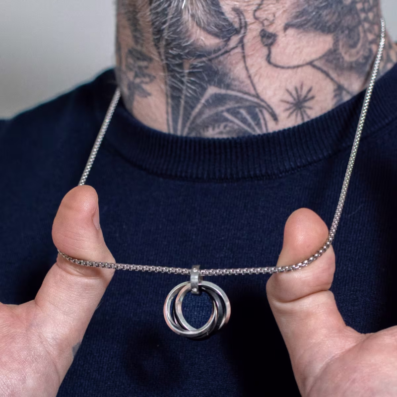 colar-skarn-em-aco-inox-prata-e-preto colar-skarn-em-aco-inox-prata-e-preto