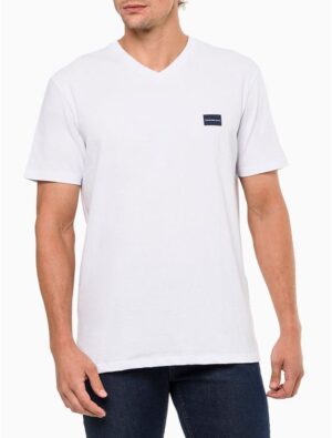 Camiseta Masculina Gola v Básica Logo No Peito Calvin Klein Jeans - Branco Camiseta Masculina Gola v Básica Logo No Peito Calvin Klein Jeans Branco